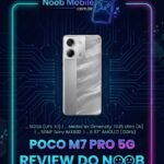 Infográfico detalhando se o Poco M7 Pro vale a pena em 2026, apresentando o design do smartphone e as especificações técnicas de 512GB e câmera Sony.