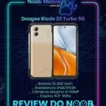 Smartphone robusto Doogee Blade 20 Turbo 5G na cor dourada, exibindo design resistente com certificação militar, acompanhado do selo Review do Noob com especificações técnicas. O Doogee Blade 20 Turbo 5G é bom para trabalho pesado e jogos.